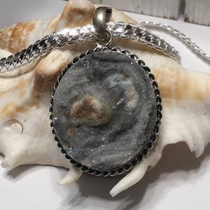 NWOT UNISEX Desert Druzy Silver Pendant – WJ14328